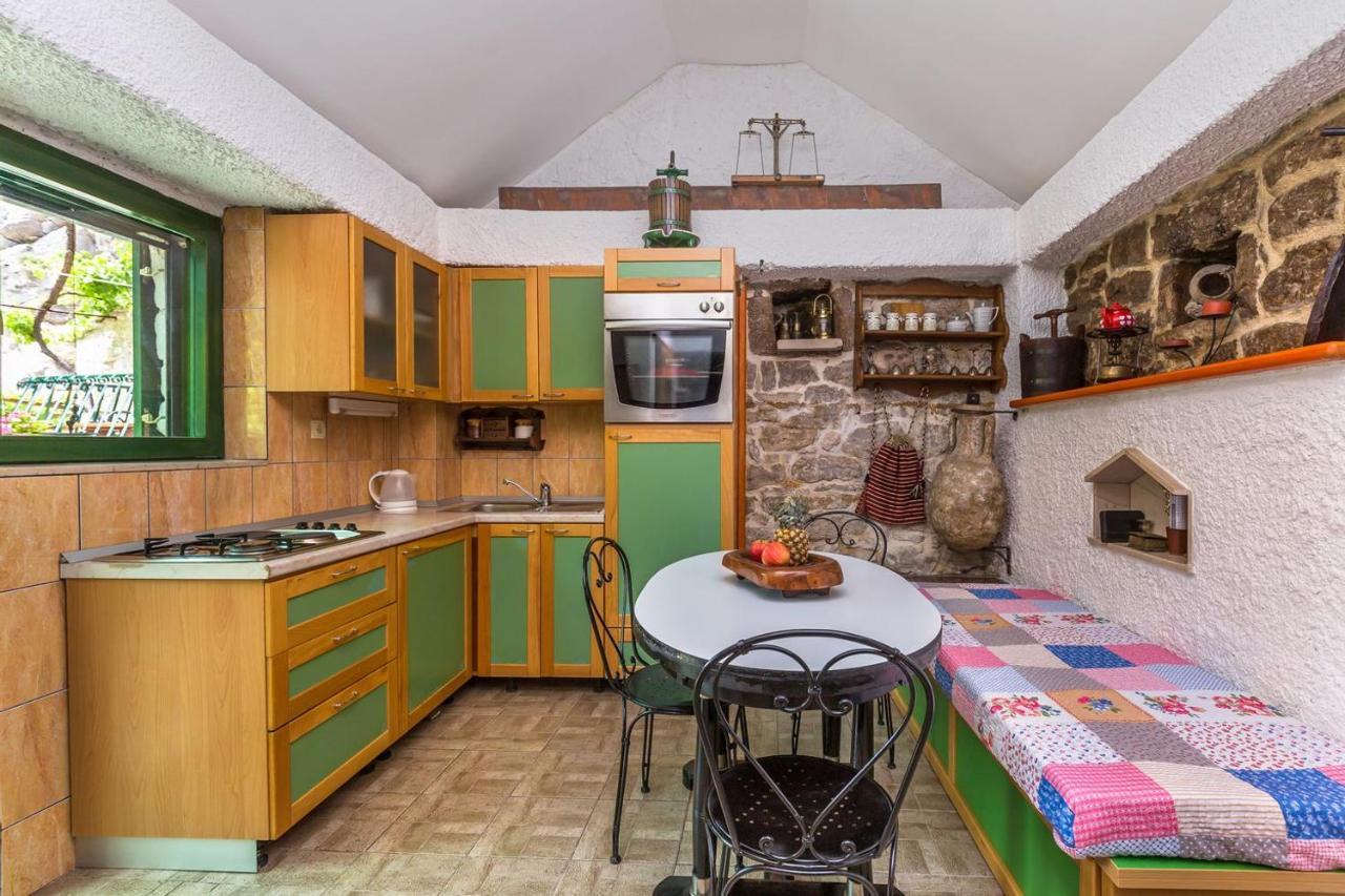 オミシュ Mini Stone Houseヴィラ エクステリア 写真